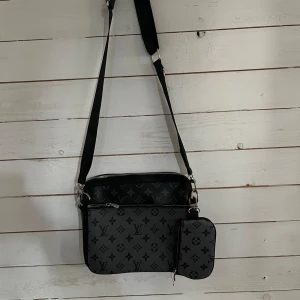 Lv trio bag  - Ny lv trio bag