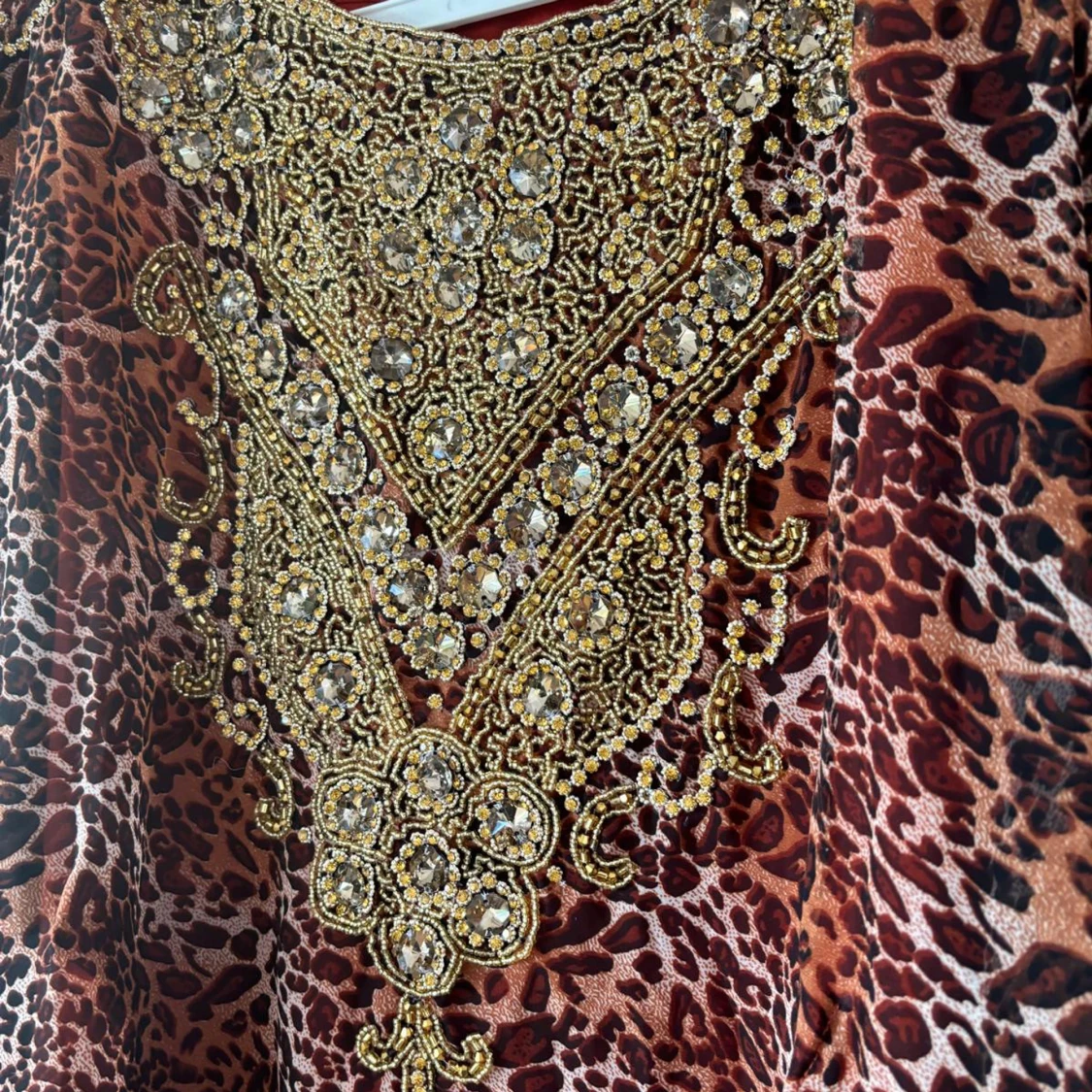 Långklänning med leopardmönster och guld, Storlek Onesize - 36/46 - 1