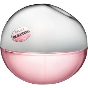 DKNY Be Delicious Fresh Blossom parfym - Säljer en DKNY Be Delicious Fresh Blossom parfym i rund, äppelformad flaska med silverfärgat lock och ljusrosa glas. Doften är fruktig, blommig och fräsch med inslag av ros, citrus och gröna toner. Perfekt för dig som gillar söta och fräscha dofter.