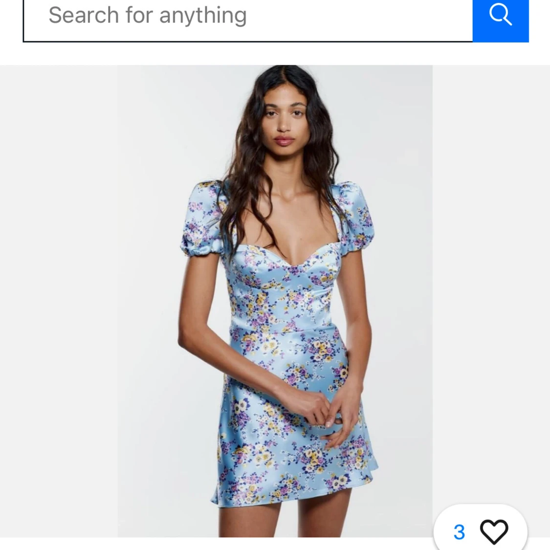 Blommig blå kortklänning från Zara