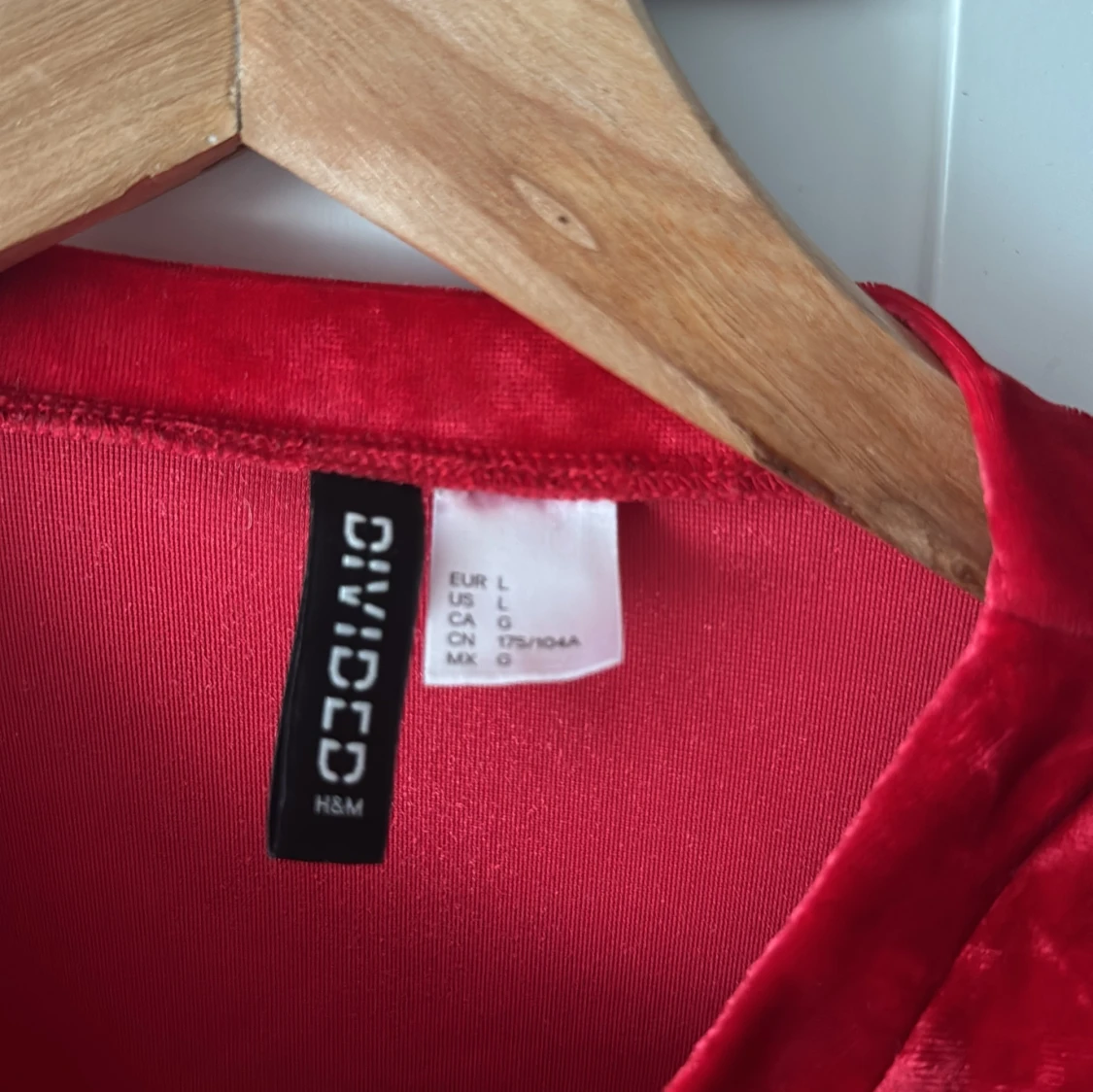 Röd sammetströja från H&M Divided - 2