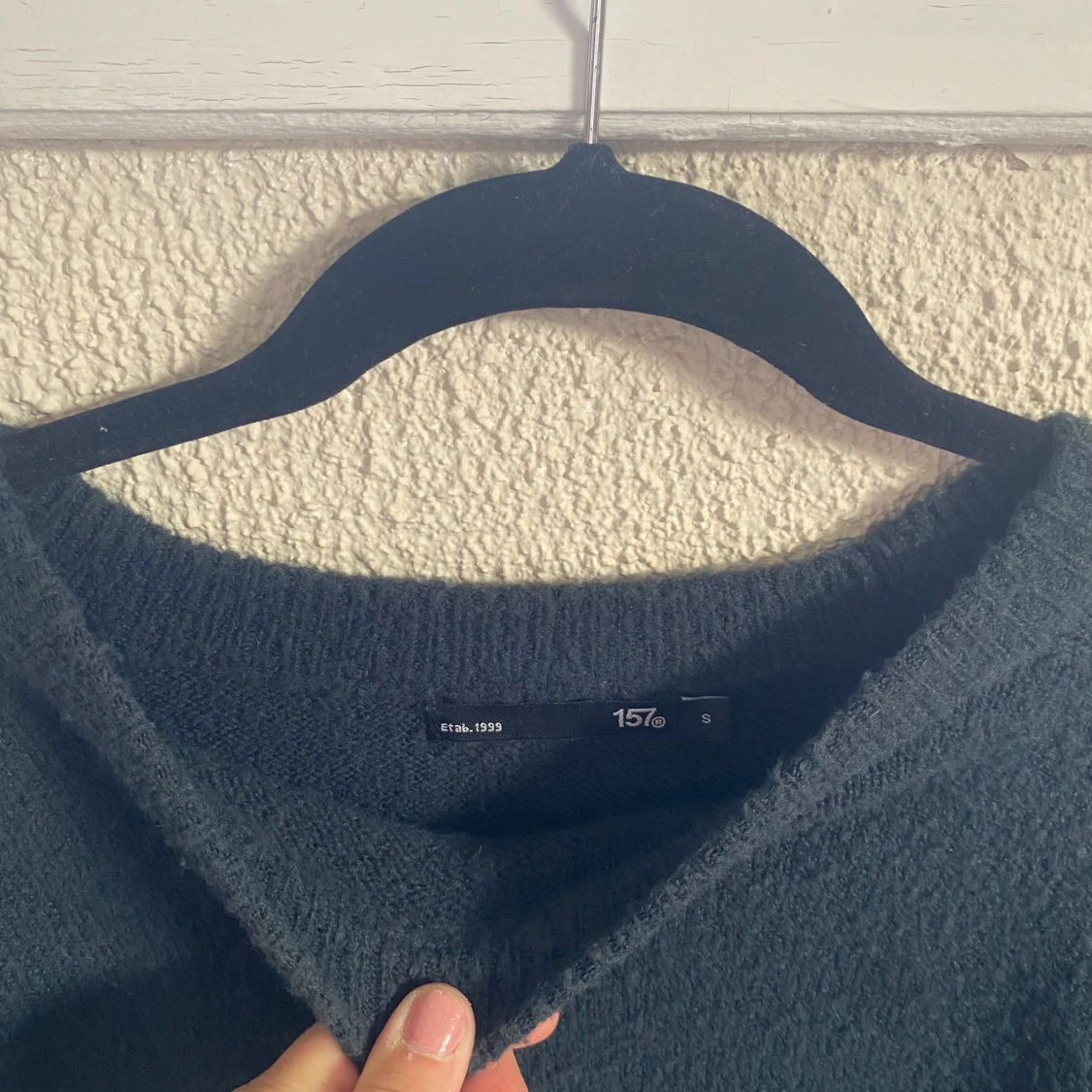 Mörkblå stickad tröja från 157 - 2