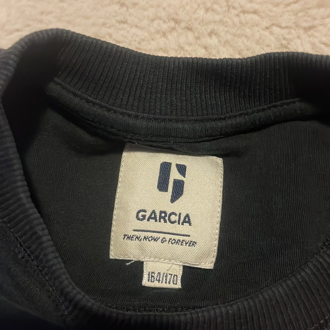 Svart sweatshirt från Garcia - 2