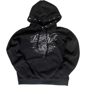 Svart Parkway Drive hoodie med nitar - Fet custom hoodie med nitar. Tryck på baksida också bild fås i PM, Passar inte priset kom med bud…