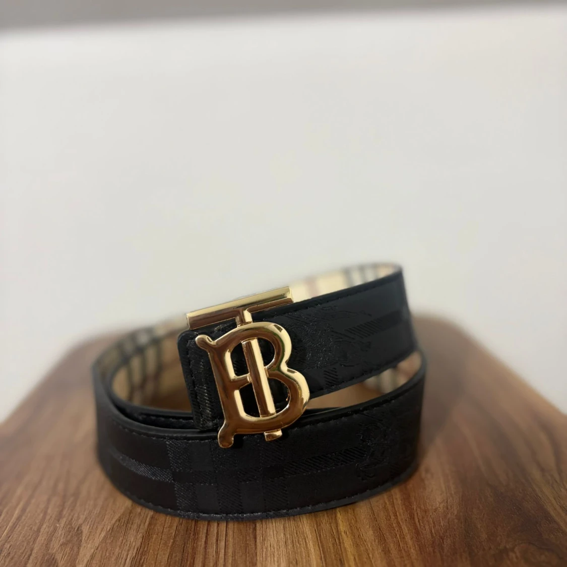 Burberry bälte med guldspänne - 1