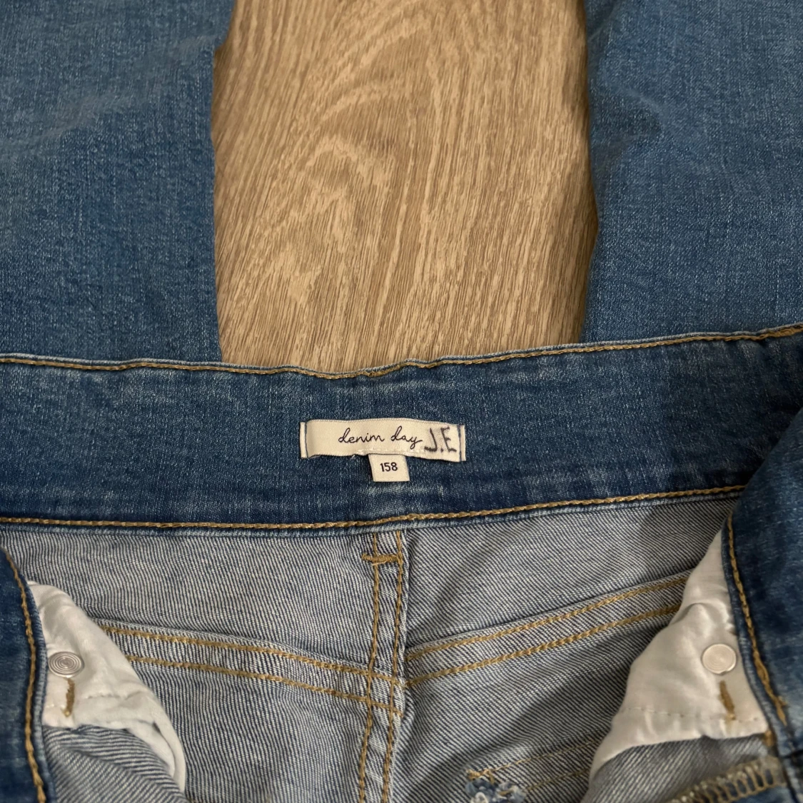 Blå bootcut jeans från Denim Day - 1