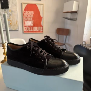 Lanvin skor - Säljer mina Lanvin DBB1 då dem inte passar mig. Är nästan helt oanvända så inga flaws. Pris kan diskuteras!
