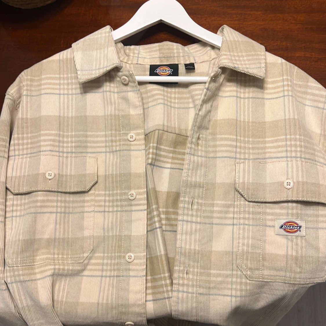 Beige rutig overshirt från Dickies