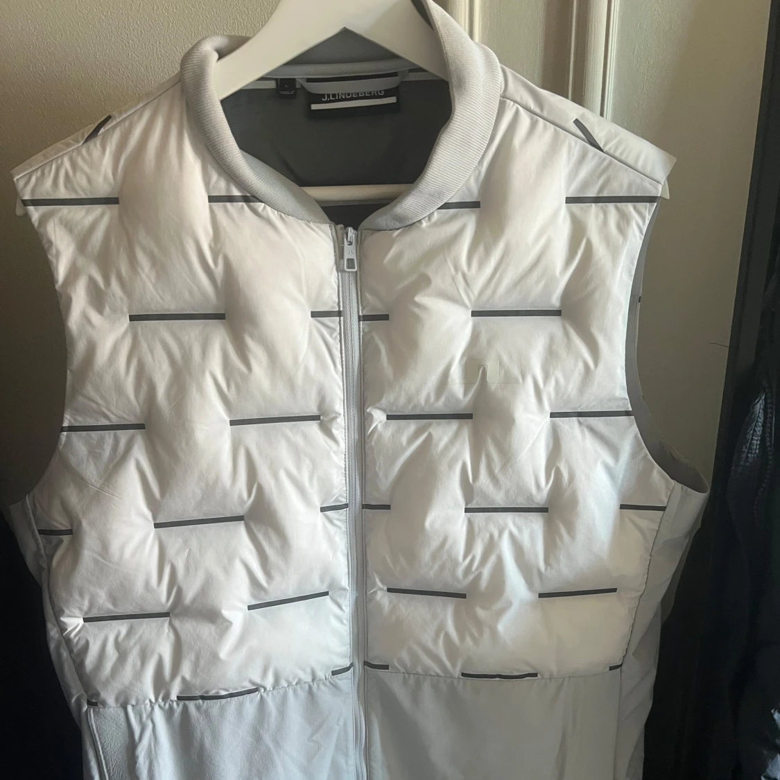 J Lindeberg väst