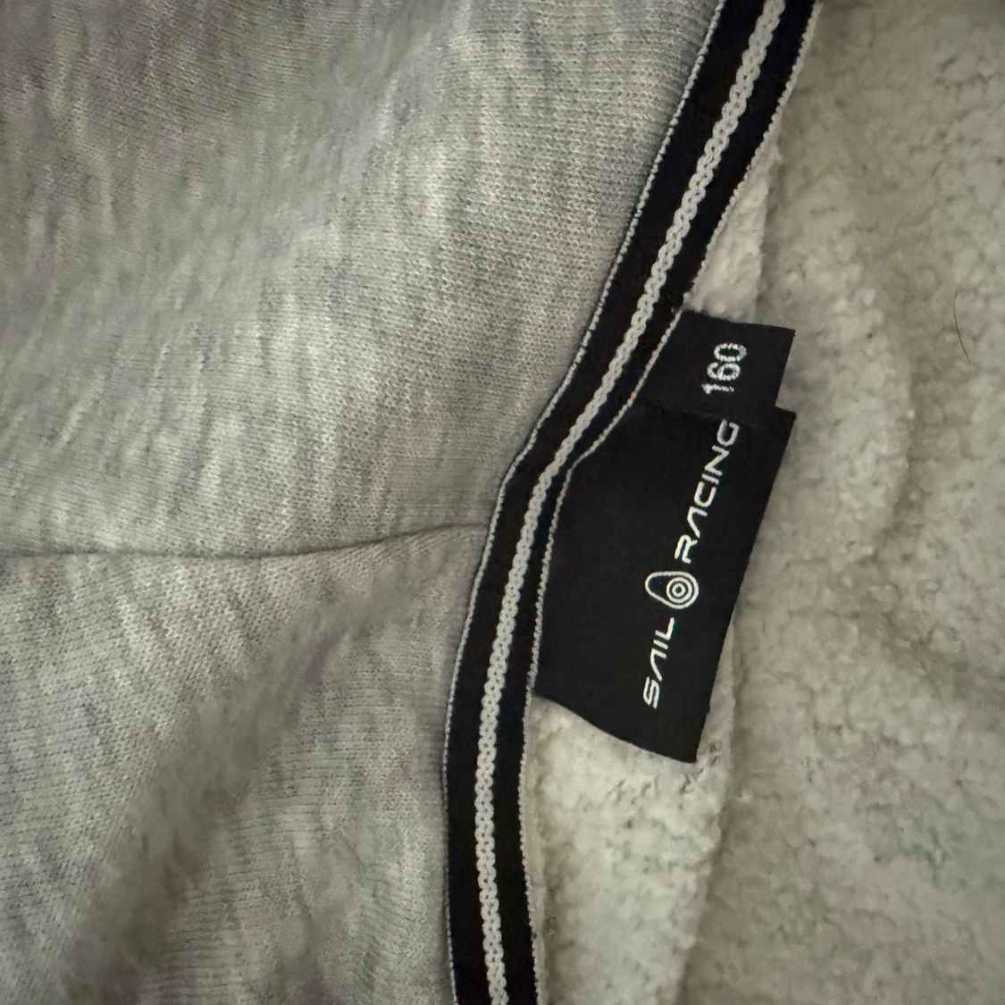 Grå hoodiejacka från Sail Racing - 1