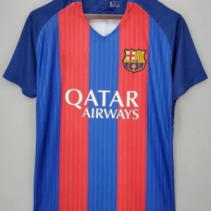 FC Barcelona matchtröja blå/röd - Snygg FC Barcelona fotbollströja från Nike med klassiska blå och röda vertikala ränder. Tröjan har klubbmärket på bröstet och Qatar Airways som sponsortryck. Kortärmad modell i lätt och ventilerande material. 