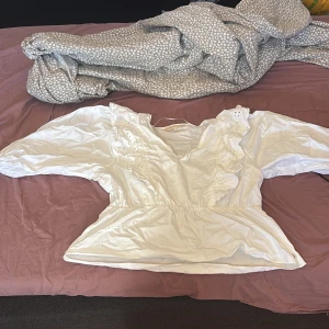 Fin blus  - Blus från Pernilla Wahlgren. Använder 1 gång 
