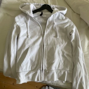 Zipup hoodie - En zipup hoodie från hm 💗 storlek xs