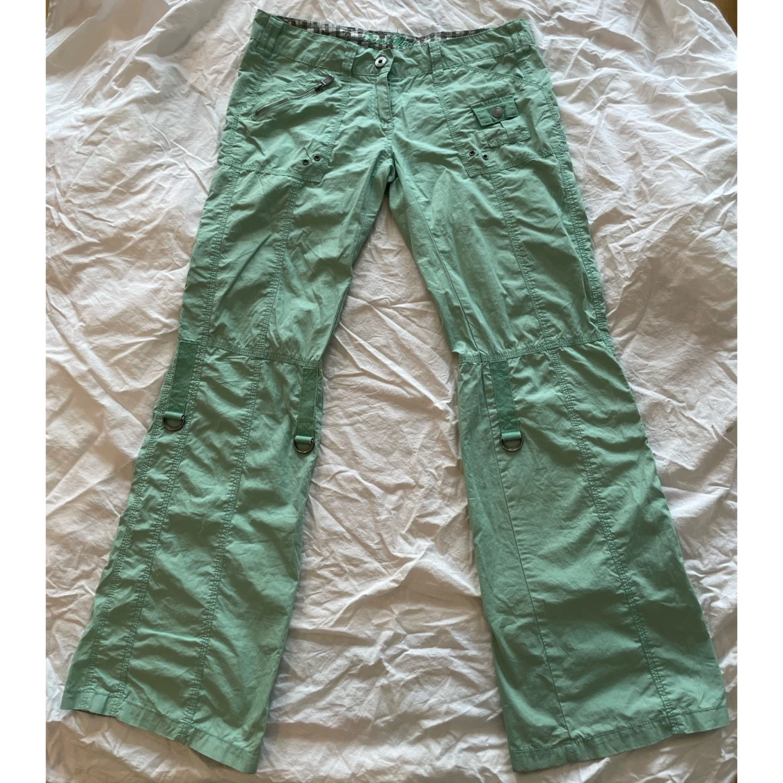 Mintgröna cargopants med vida ben - 1