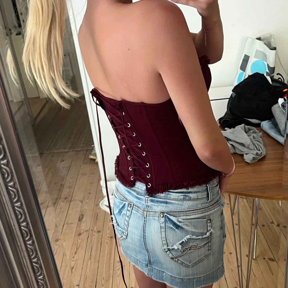 Vinröd korsett med snörning - 1