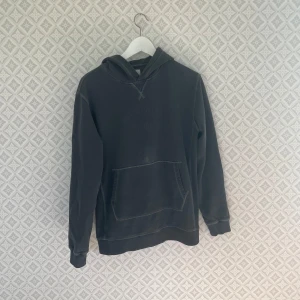woolrich hodie - Woolrich hoodie grå okej skick storlek 14 vilket passar xs 