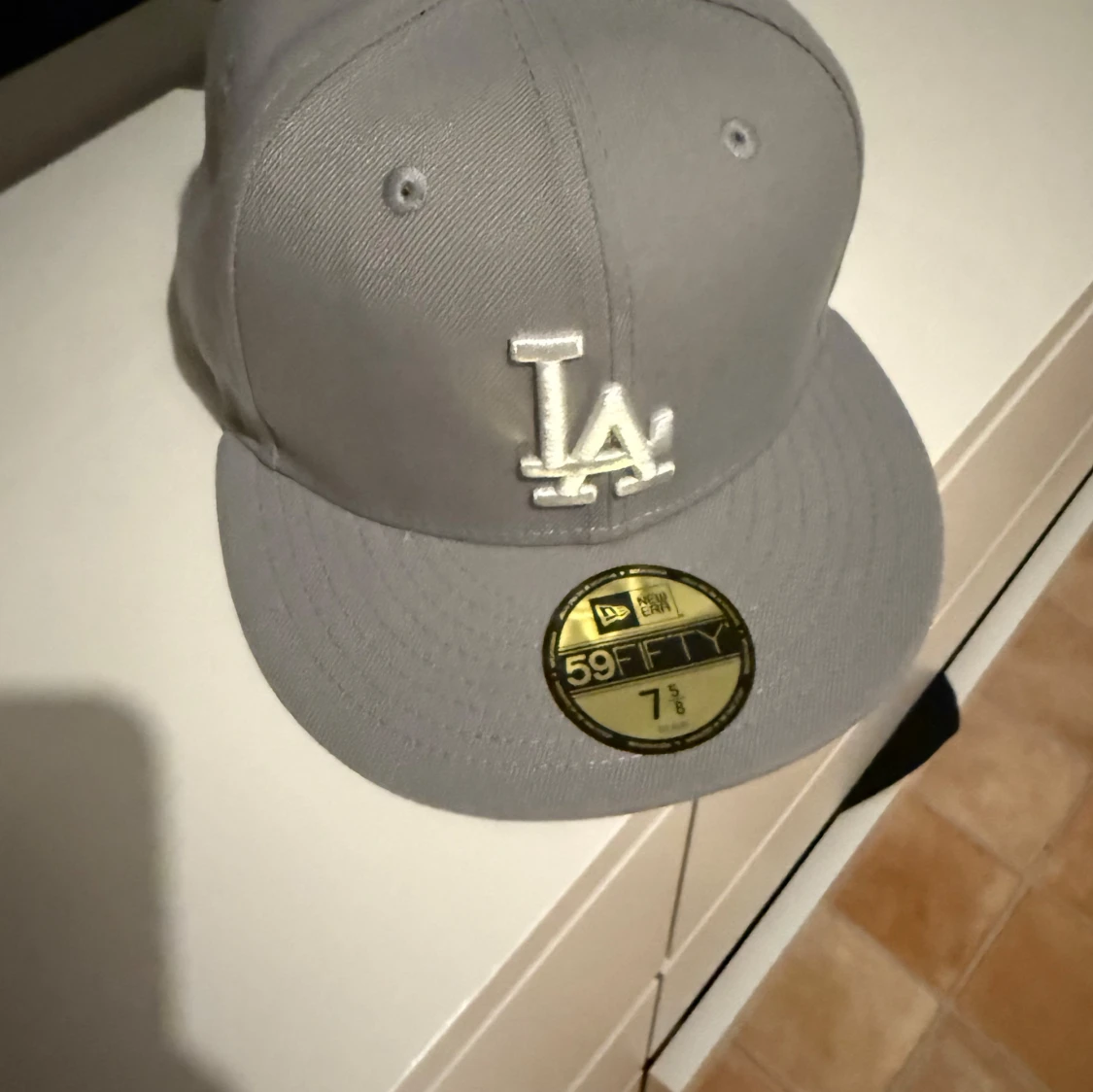 Grå LA New Era 59FIFTY keps