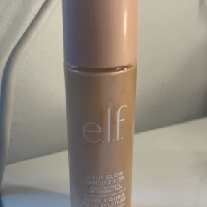 elf Halo Glow färg 1  - e.l.f. Halo Glow Liquid Filter Shade 1 Fair. Öppnat men aldrig använt. Skriv privat om ni har frågor o funderingar över produkten eller för flera bilder. Skriv ALLTID privat innan ni köper!💓