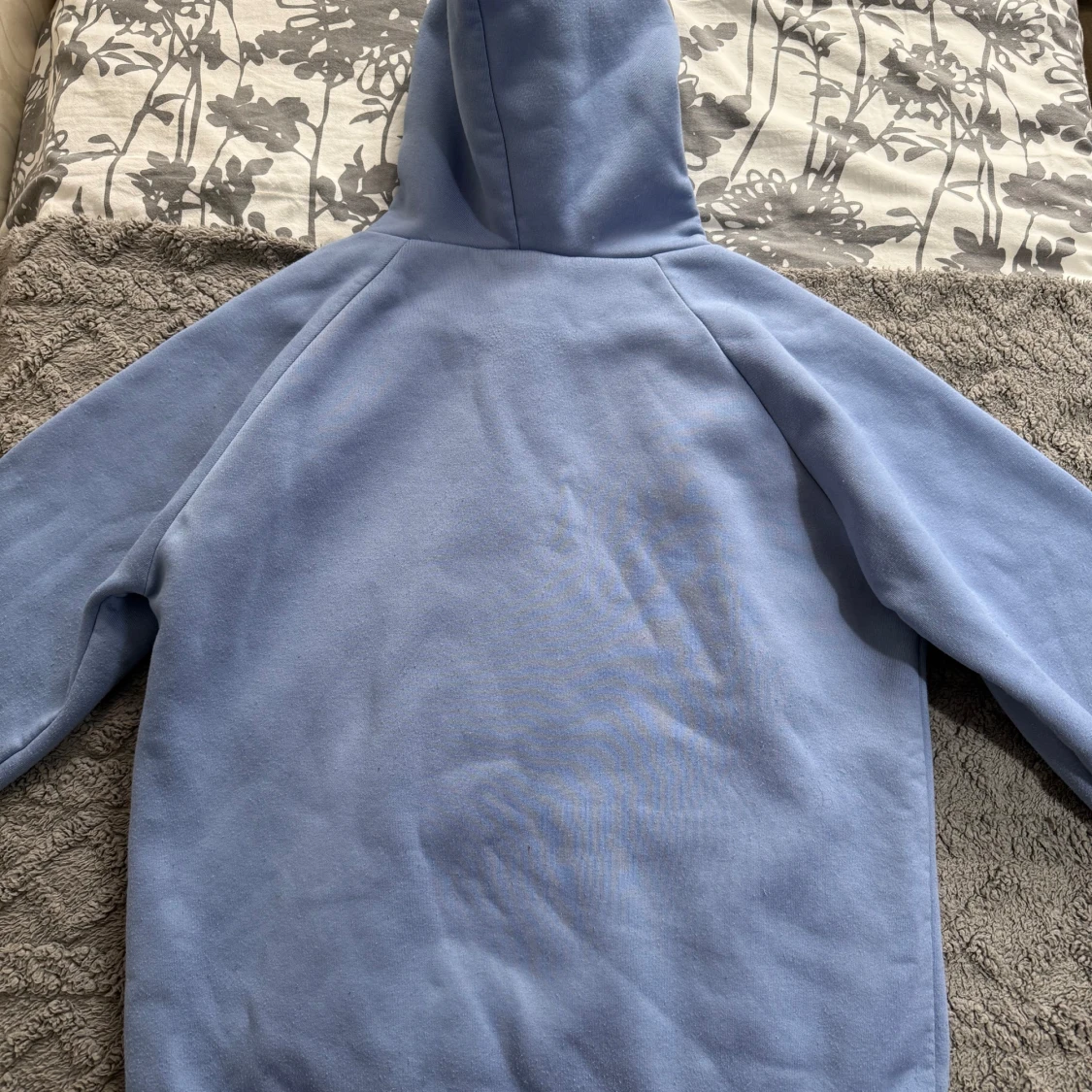 Ljusblå hoodie i storlek L - 2