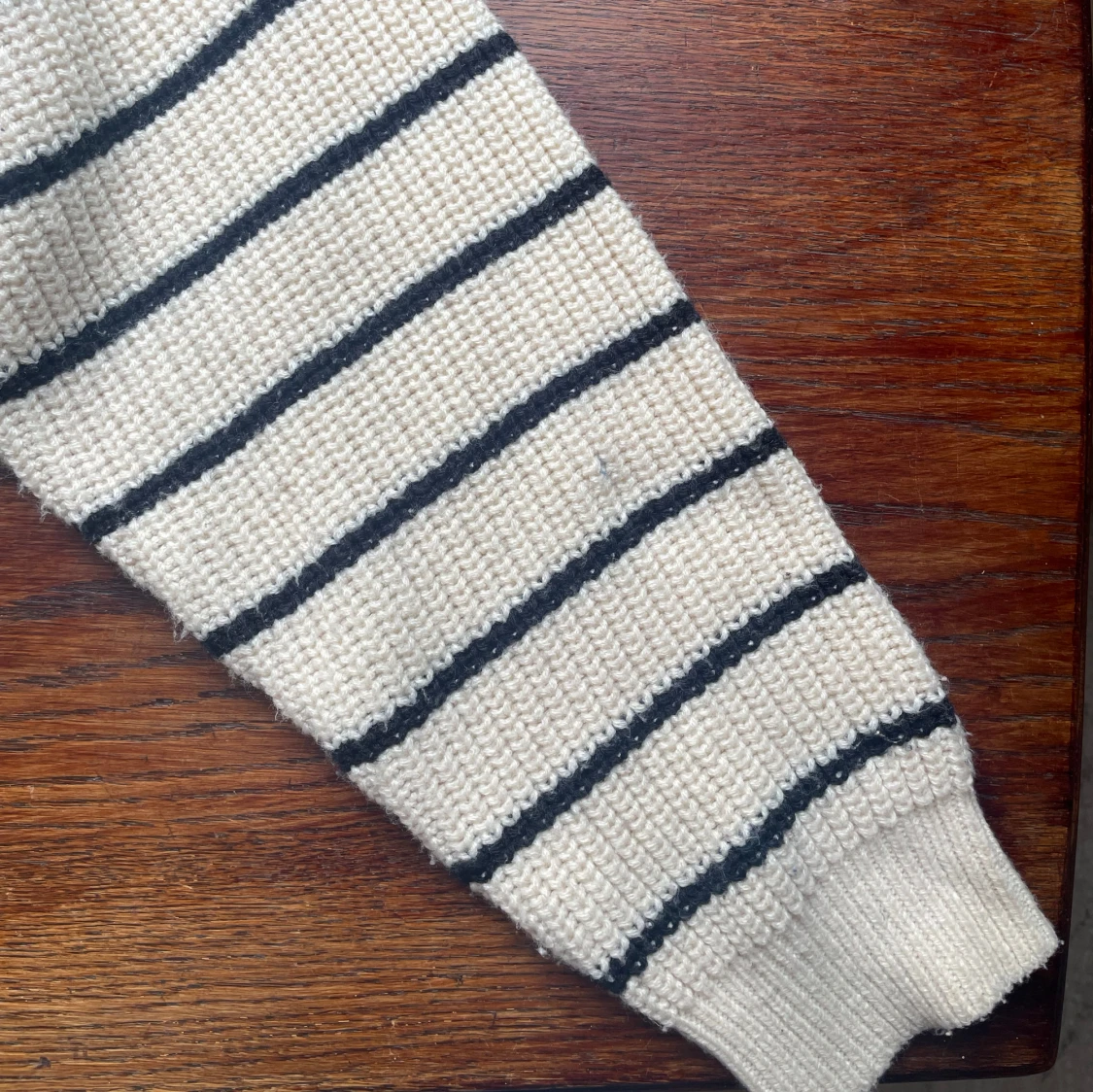 Randig stickad tröja från Jennyfer - 2