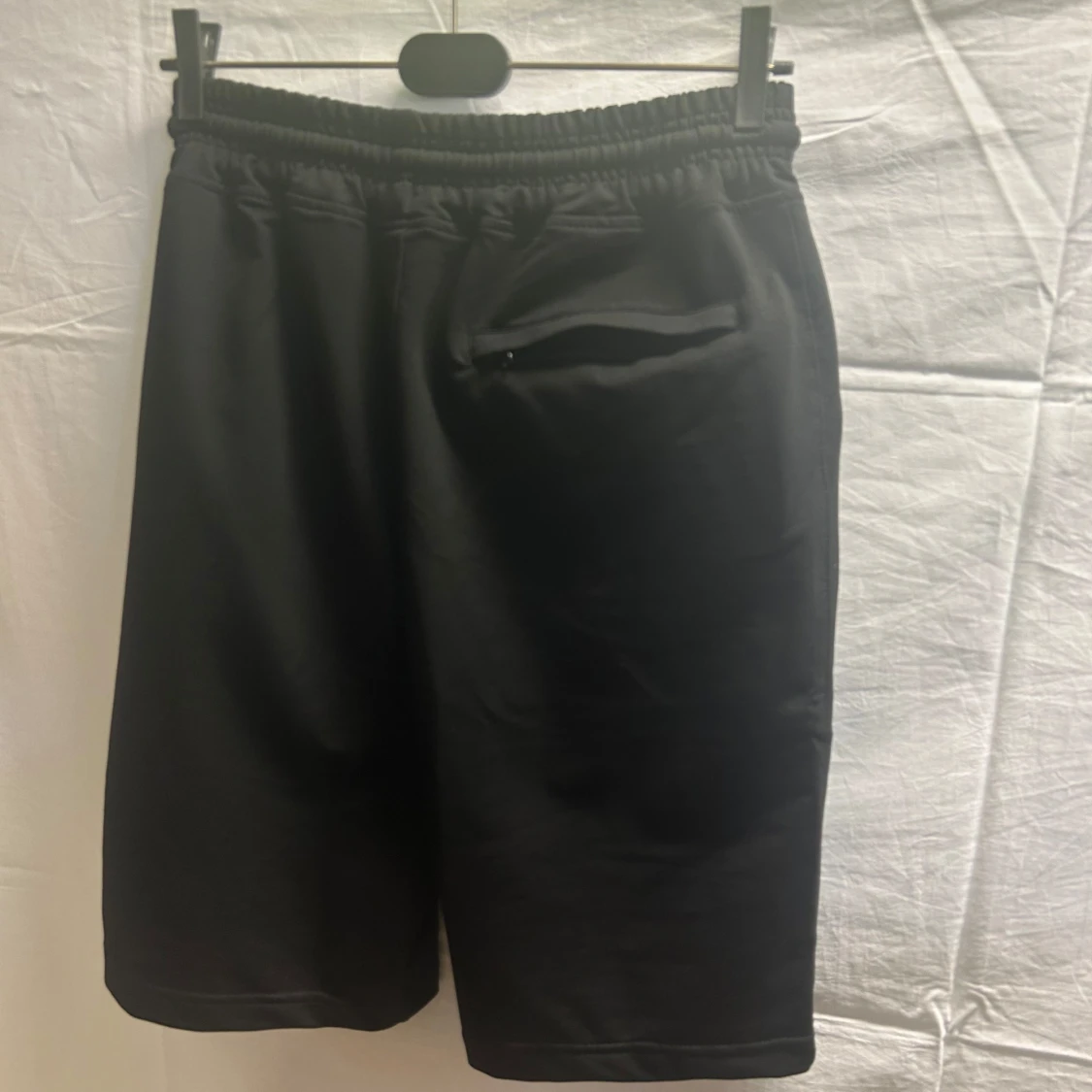 Svarta shorts från Hugo med snörning - 1