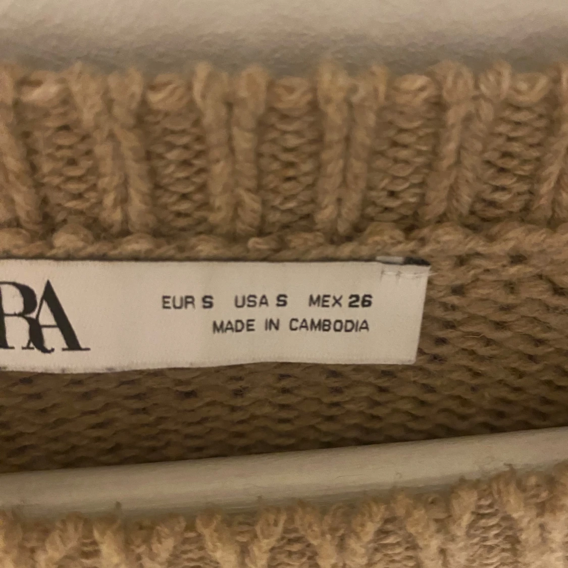 Stickad tröja från Zara! 🩷 - 2