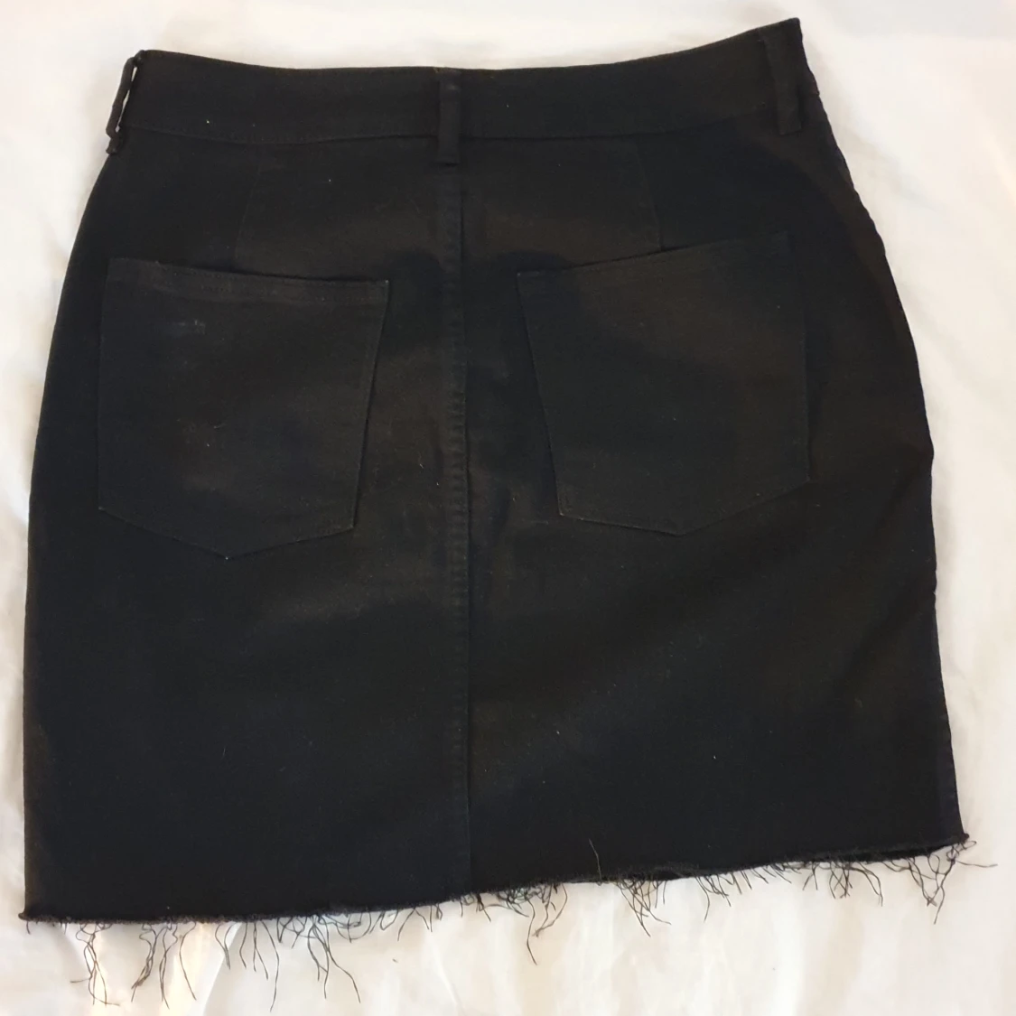 Svart jeanskjol från &Denim, strl 38 - 1