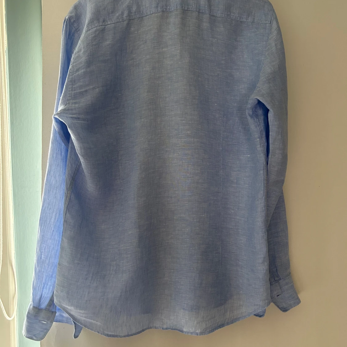 Ljusblå linneskjorta från  - 1