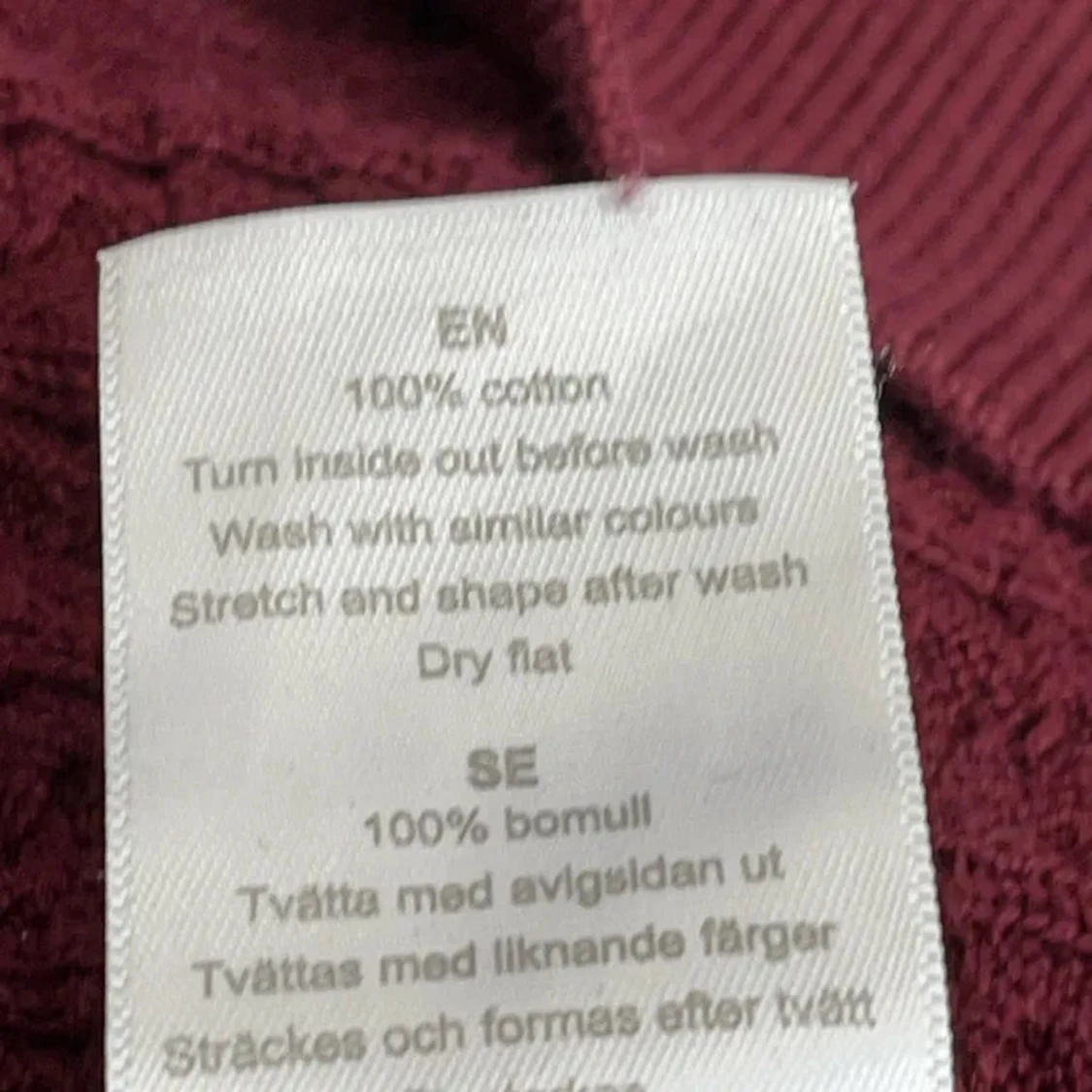 Vinröd stickad tröja från Bläck - 3