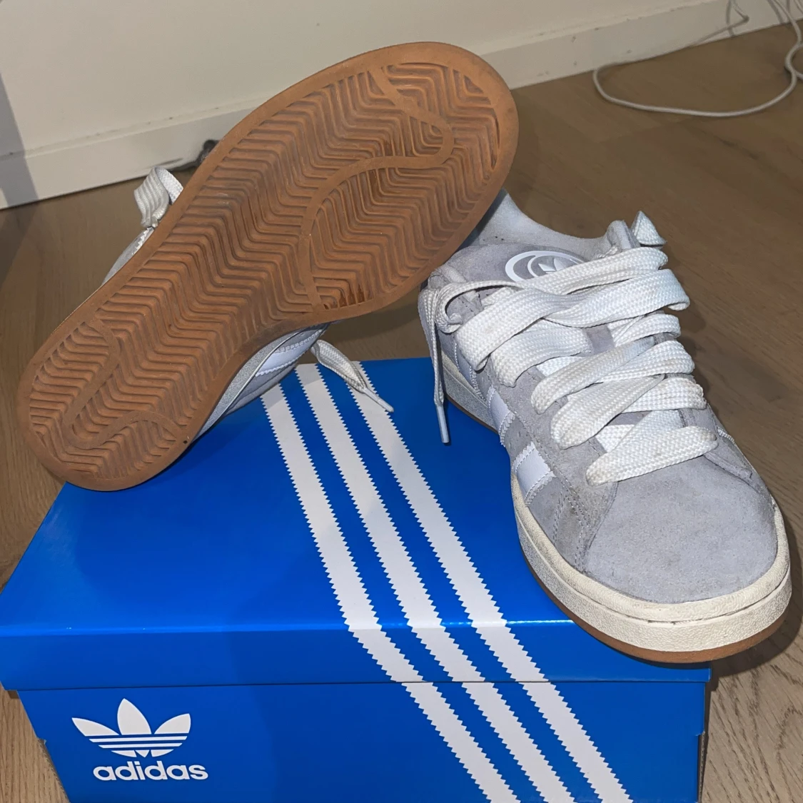 Adidas Campus 00s grå/vita sneakers - 3