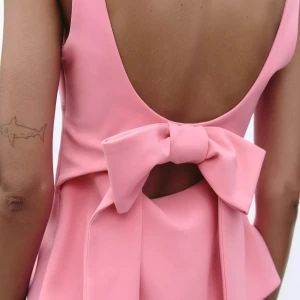 rosa topp - supersöt rosa topp från zara i storlek xs💘aldrig använd