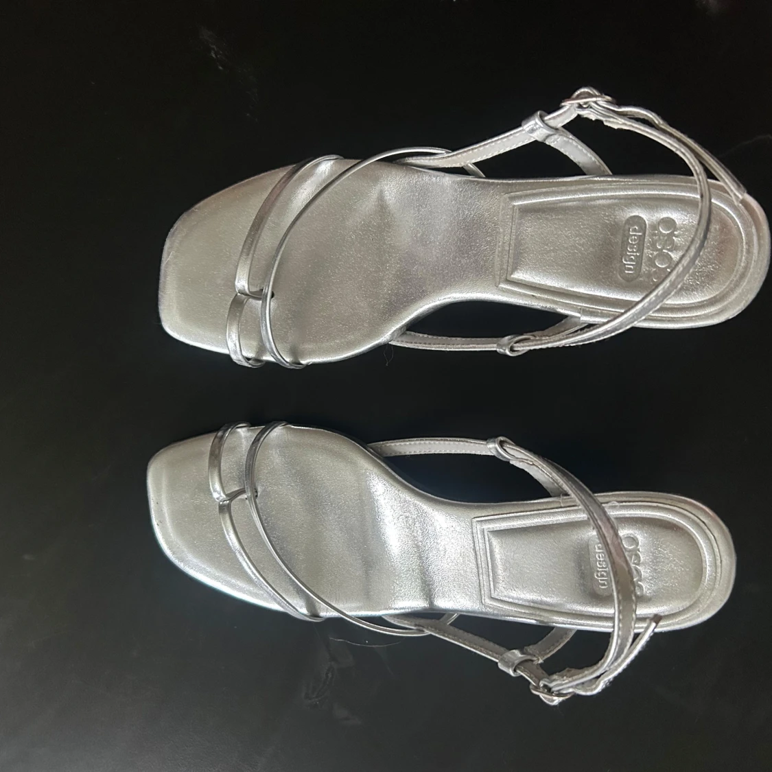 Silvriga klackskor - 1