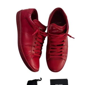 Saint Laurent Paris lows - In new condition, comes with extra laces and slp mini book, Hmu if ur interested/need more info!!