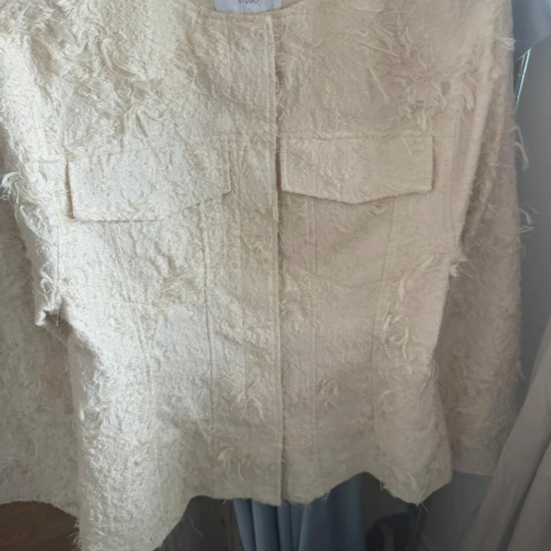 Beige overshirt från Stockh LM Studio - 1