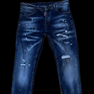 Dsquared2 jeans - Dsquared2 jeans i storlek 44, i mycket bra skick. Endast testade – säljer då de inte passar