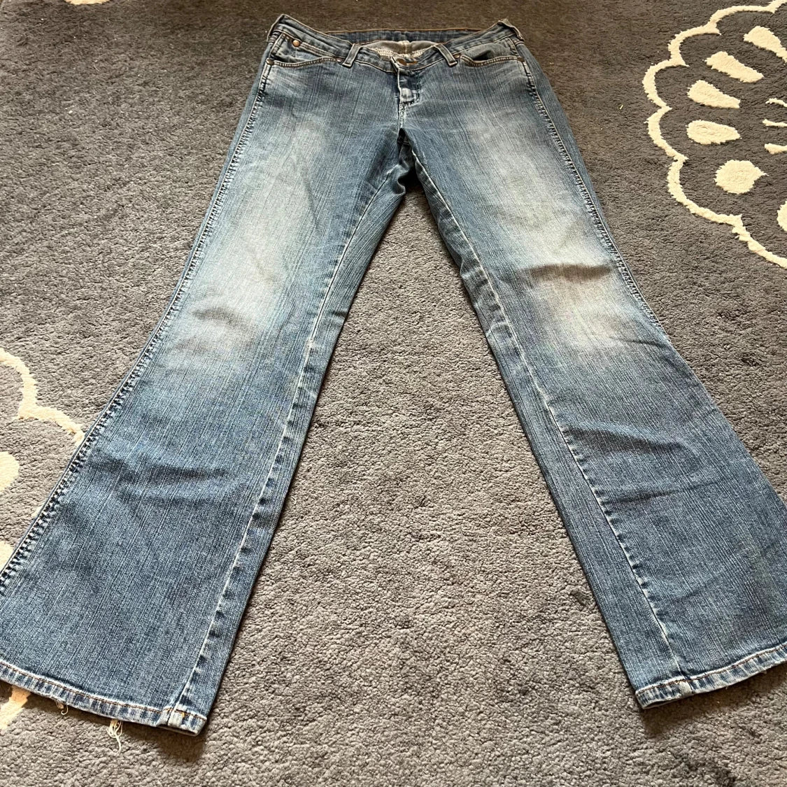 Lowrise wrangler bootcut jeans