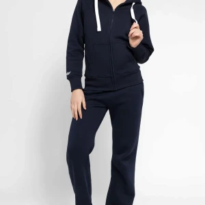Russemerch💙 - ett jätte fint Russemerch sätt! storlek xss💙om någon är intresserad av att köpa bara tröjan eller bara byxorna så är de bara att höra av sig !!!! nytt pris är 1300kr 