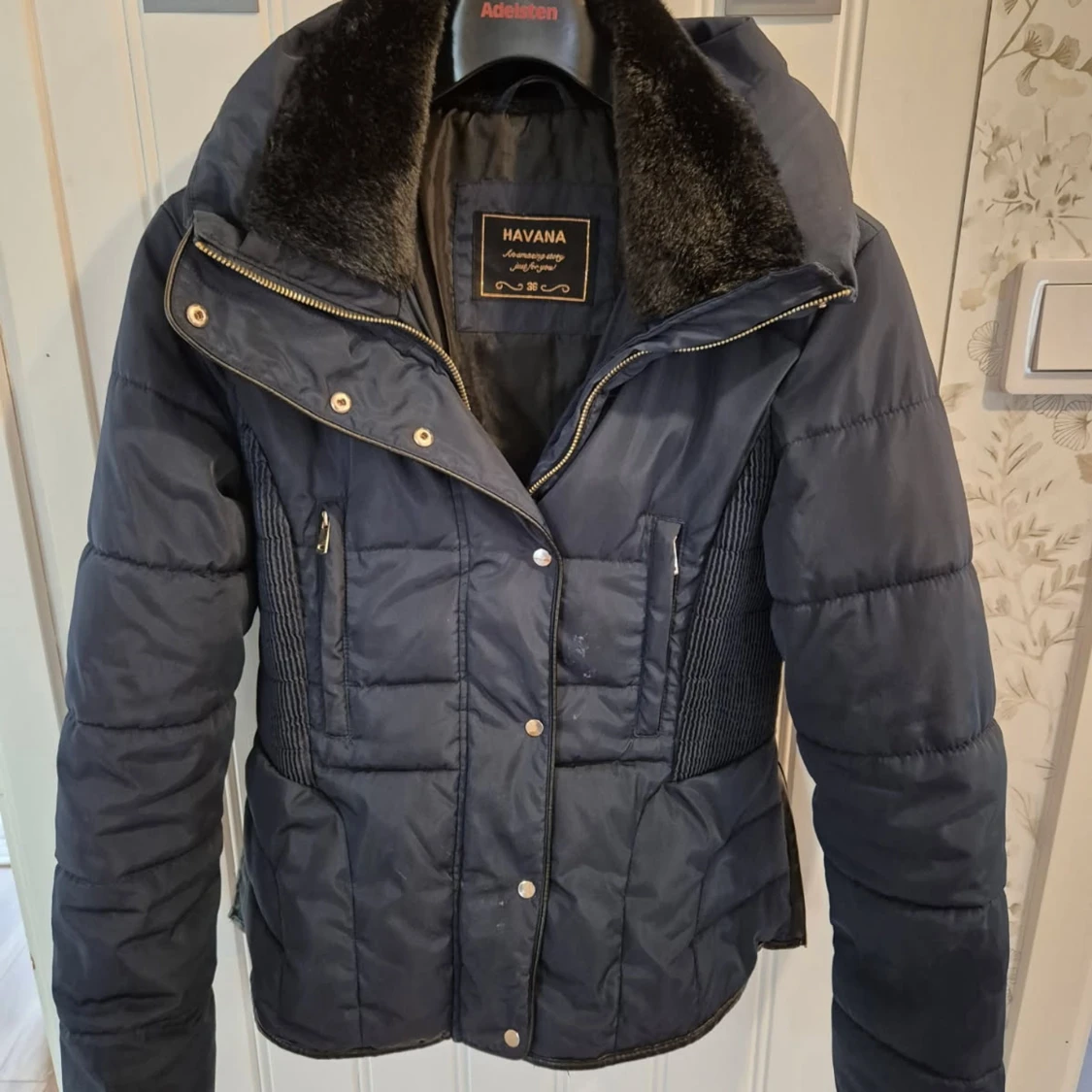 Mörkblå jacka från Havana