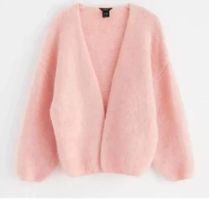 Rosa kofta från Lindex 🩷 - Säljer min populära rosa kofta från Lindex i storlek M/L 💞💞 skriv för egna bilder eller frågor!!