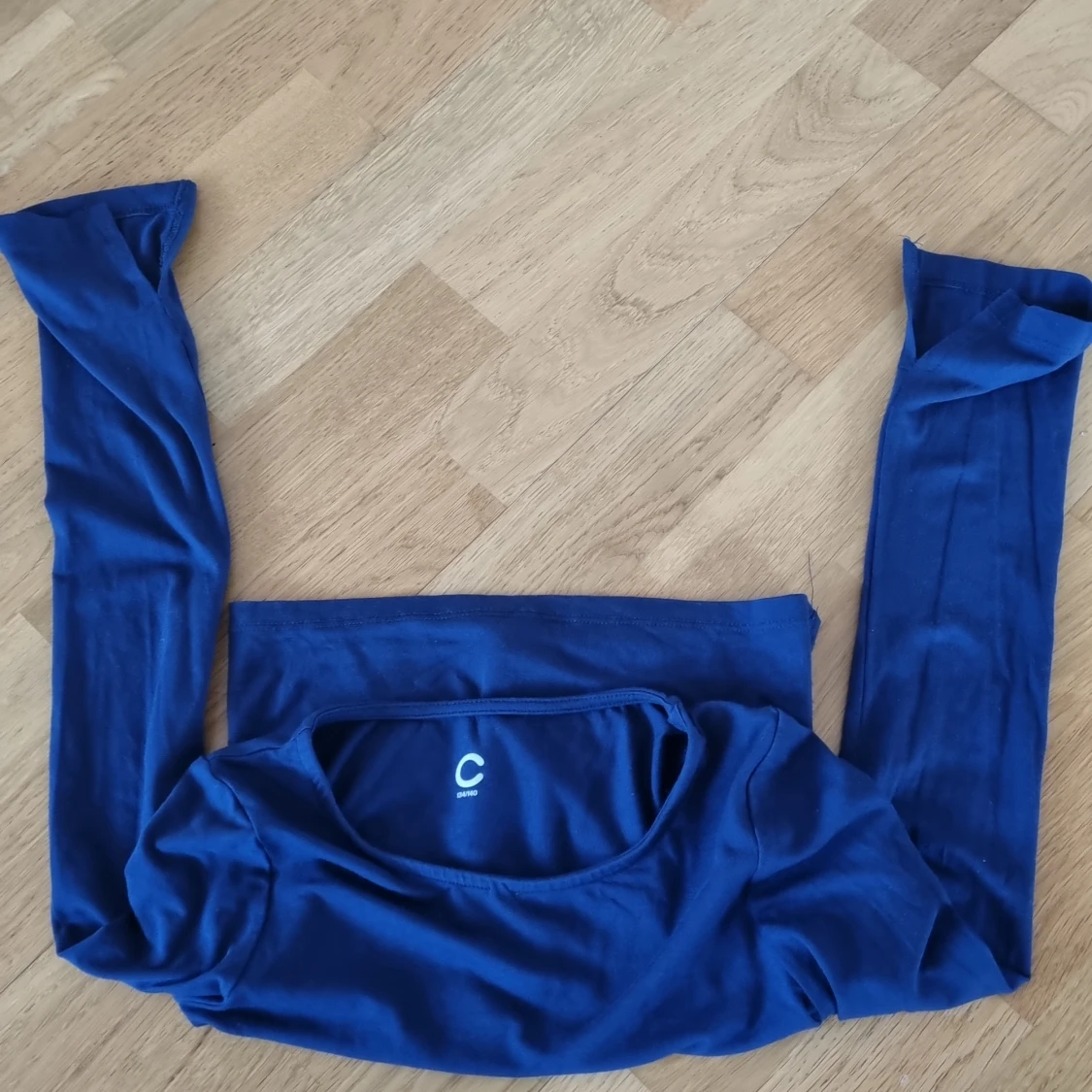 Blå långärmad croppad topp - 1