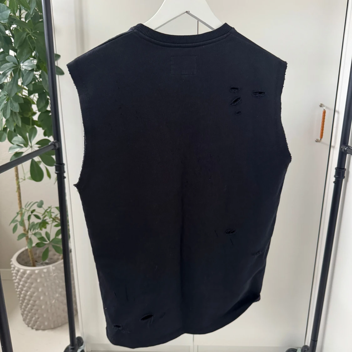 Svart ärmlös topp från Division - 2