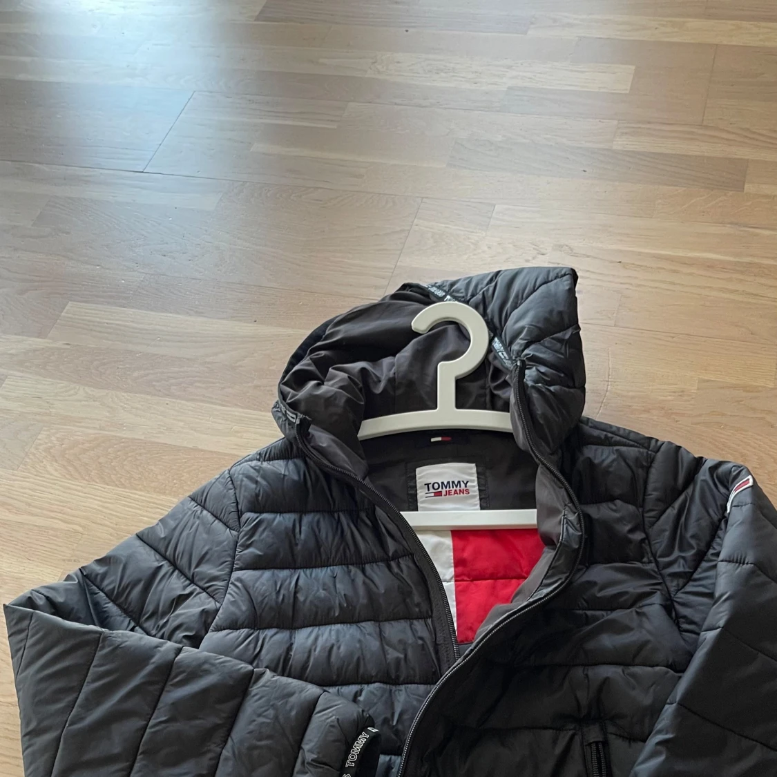 Svart jacka från Tommy Hilfiger - 2