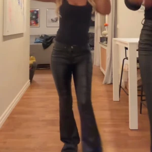 Skinnbyxor - Jätte snygga skinn byxor!!