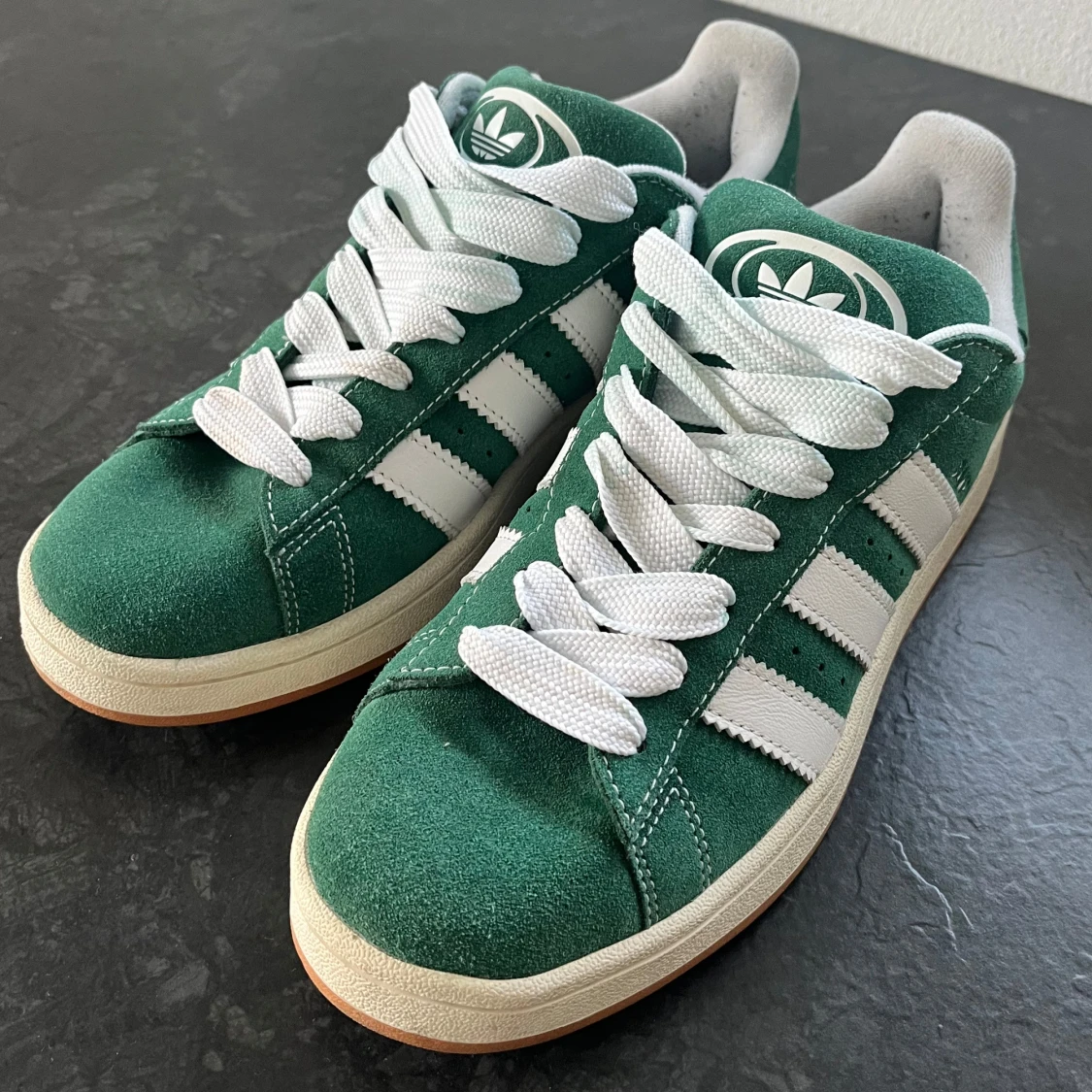 Gröna Adidas Campus sneakers - 1