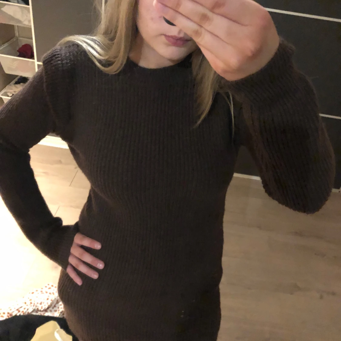 Brun stickad klänning  - 1