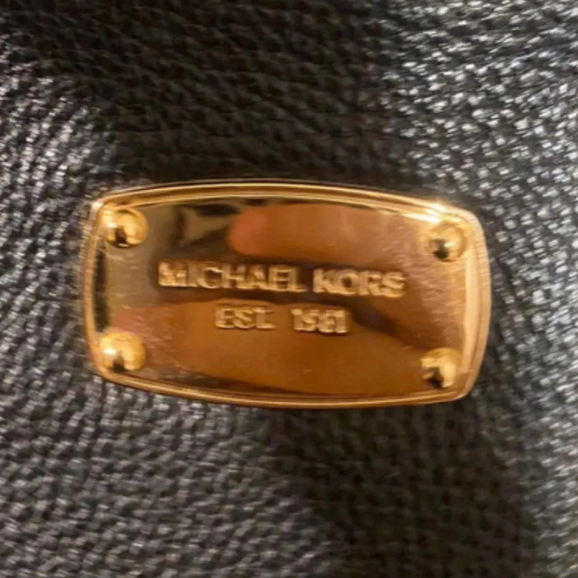 Svart axelväska från Michael Kors - 1