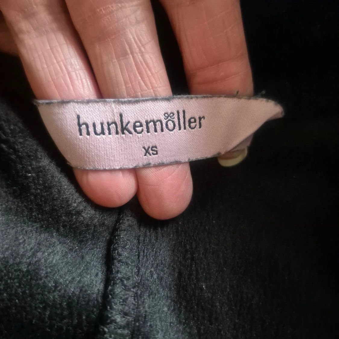 Svart onesie från Hunkemöller - 2