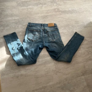 Tiger of sweden jeans - Säljer mina jeans från tiger of Sweden som jag inte använder. Knappt andvända och är i ett bra skick. Storlek 31/32 och sitter slim fit. Bara att höra av sig om ni undrar något!
