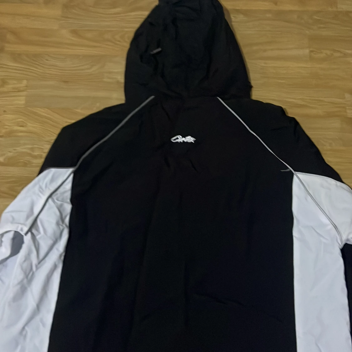 Svart och vit vindjacka från Cortez - 1