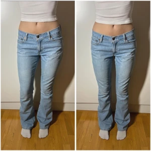 Lågmidjade bootcut jeans Levis  - Lågmidjade jeans från Levis. W30 L34. Innerbenslängd: 83 midjemått:39. Köp sker via köp nu, jag postar inom 24h. Kvar tills markerad såld